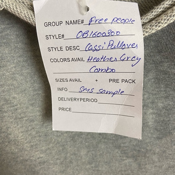 NWT We The Free Gray Raw Hem Cropped Sweatshirt, Sample Garment, Size XS - Picture 7 of 11